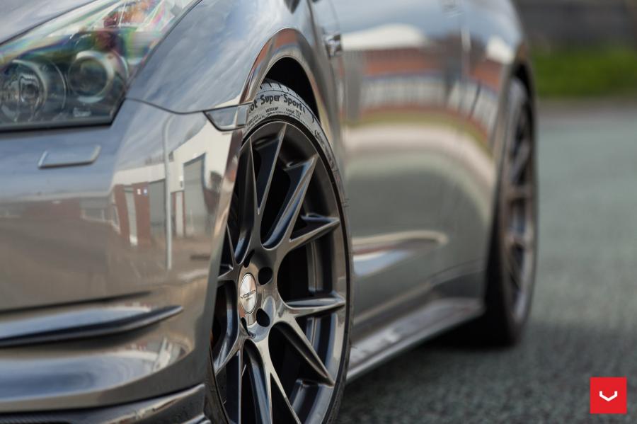 Детали экстерьера Nissan GT-R on Vossen Wheels (VFS6) 2016 года  (UK) (фото 12 из 29)